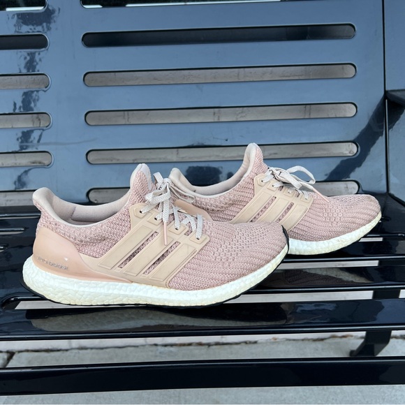 Adidas Ultra Boost - Picture 2 of 7